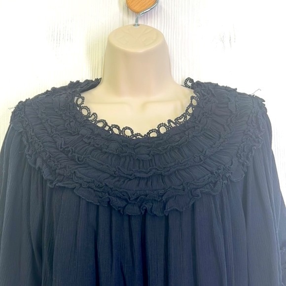 Anthropologie- Black Gauze Ruffles Neck And Sleeves Short Sleeve Blouse SZ Small - Picture 3 of 12